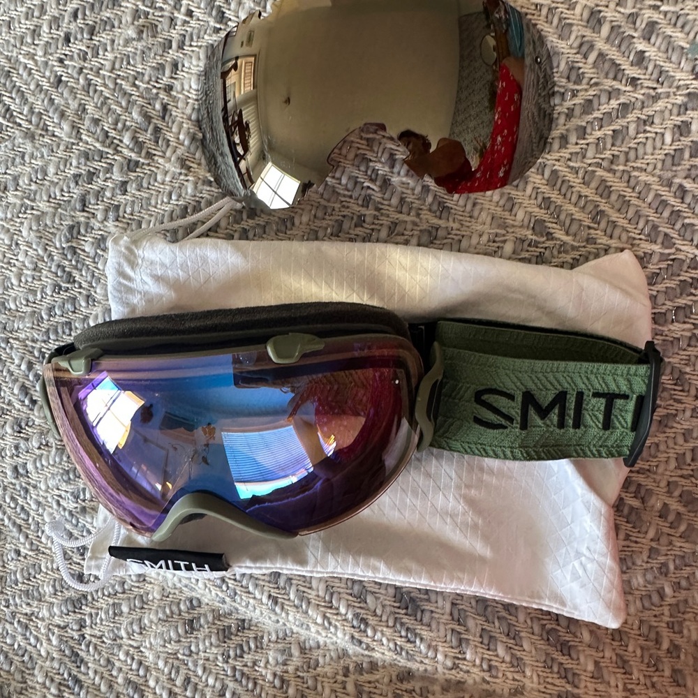 Smith I/OS Goggles – Olive Frame / Gold Sol-X Mirror - Picture 3 of 6